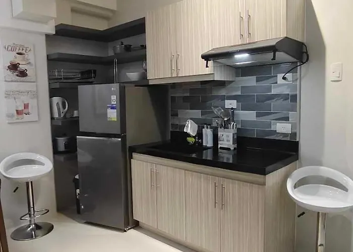 Sky High Royal Ocean Crest Mactan アパート